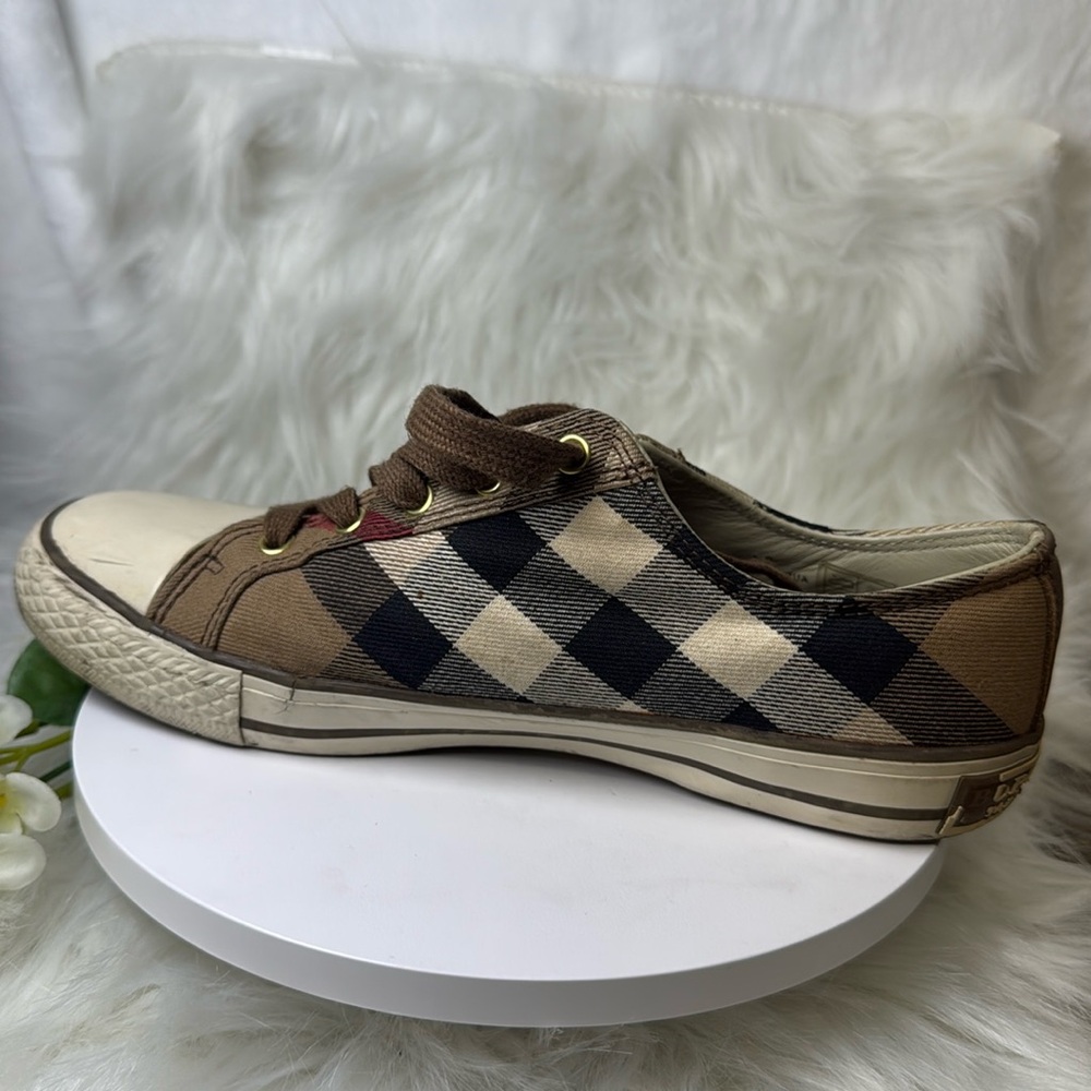 Size 7 (37) Women’s Burberry Sneakers